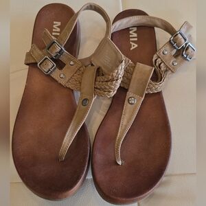MIA size 9 sandals